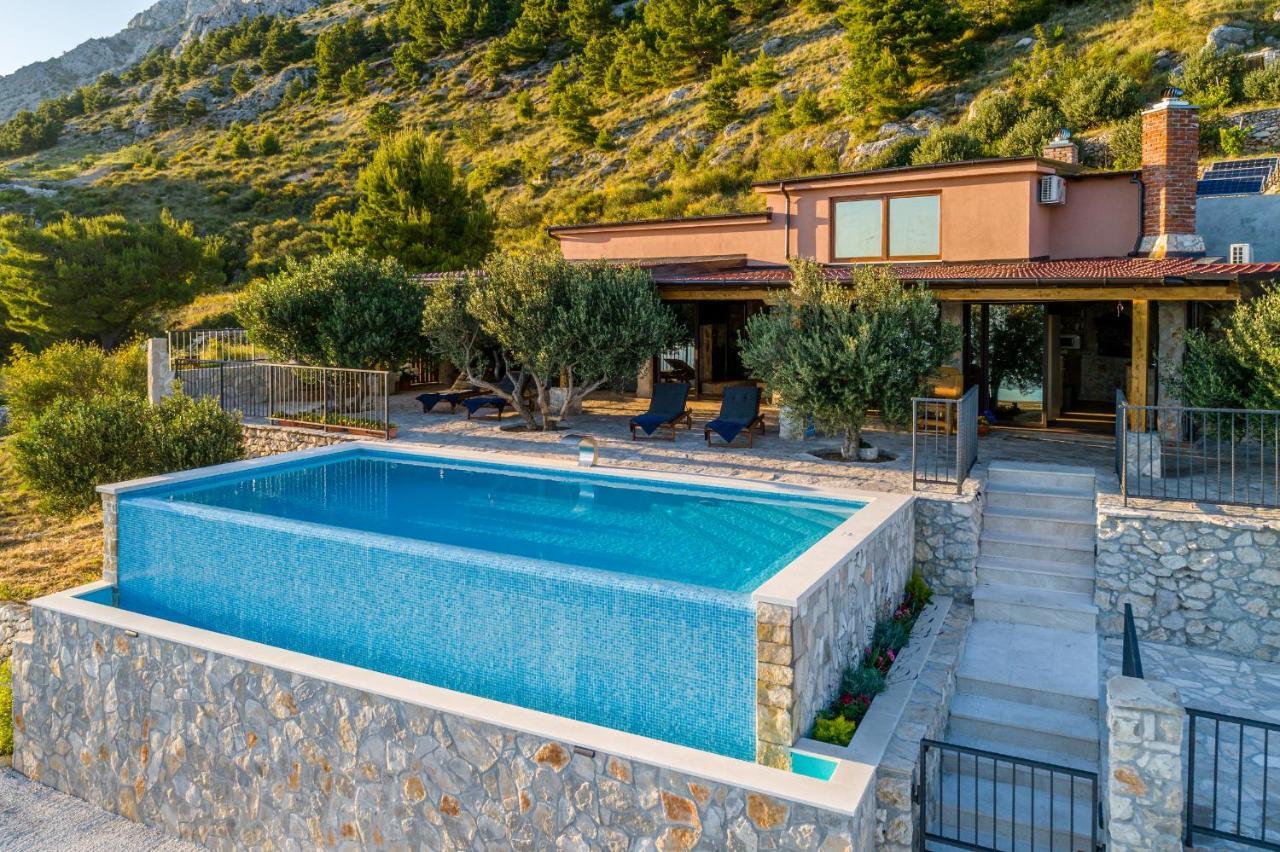 Villa Secluded Paradise オミシュ エクステリア 写真