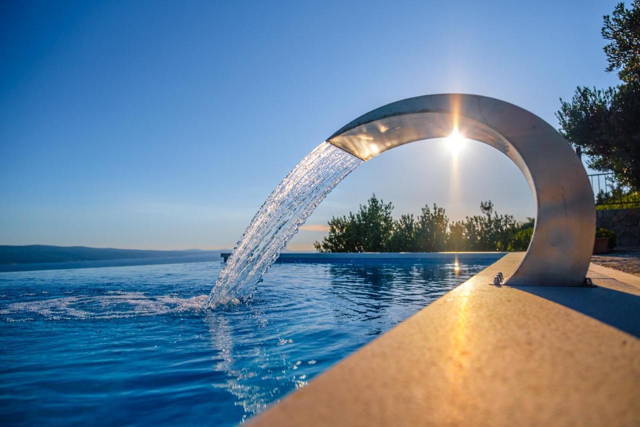 Villa Secluded Paradise オミシュ エクステリア 写真